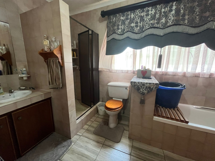 5 Bedroom Property for Sale in Bedelia Free State